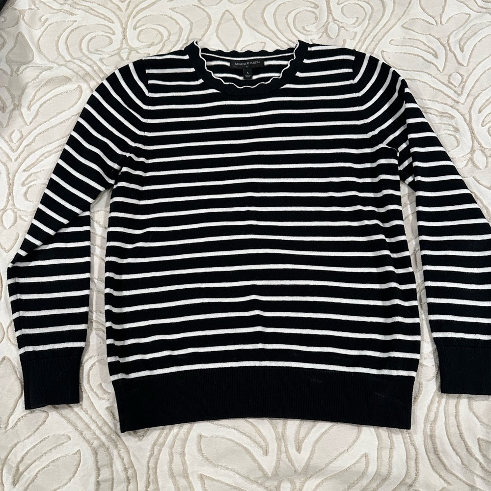 Banana Republic Black and White Crewneck Sweater